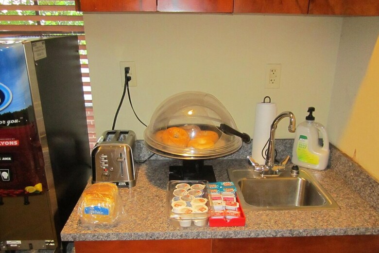 Hotel Country Hearth Inn & Suites