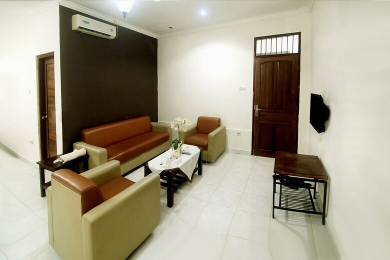 Hostal Oyo 198 Emdi House Seturan