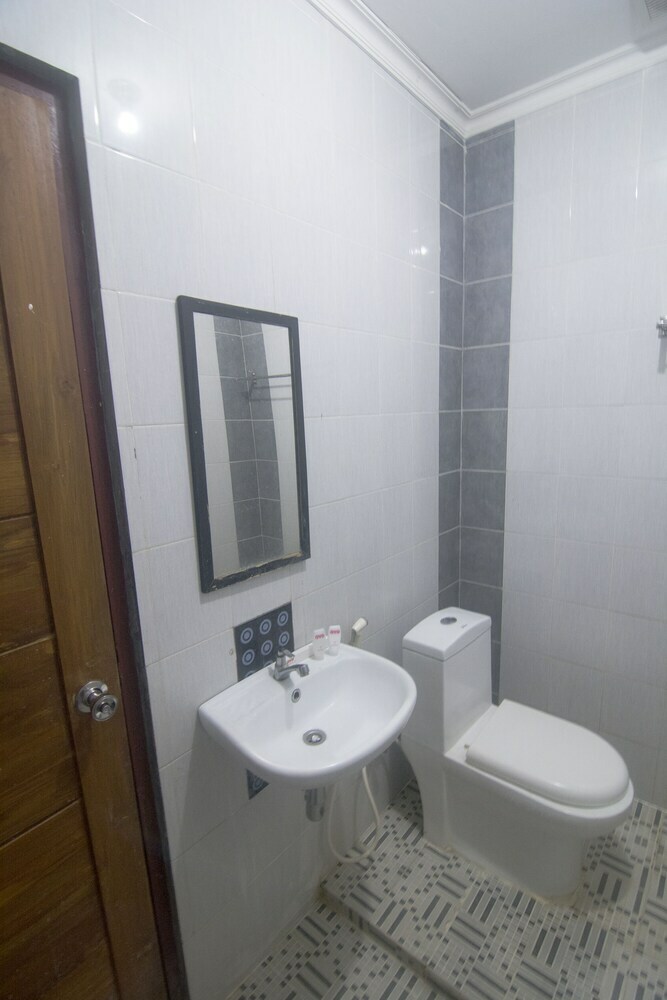 Hostal Oyo 198 Emdi House Seturan