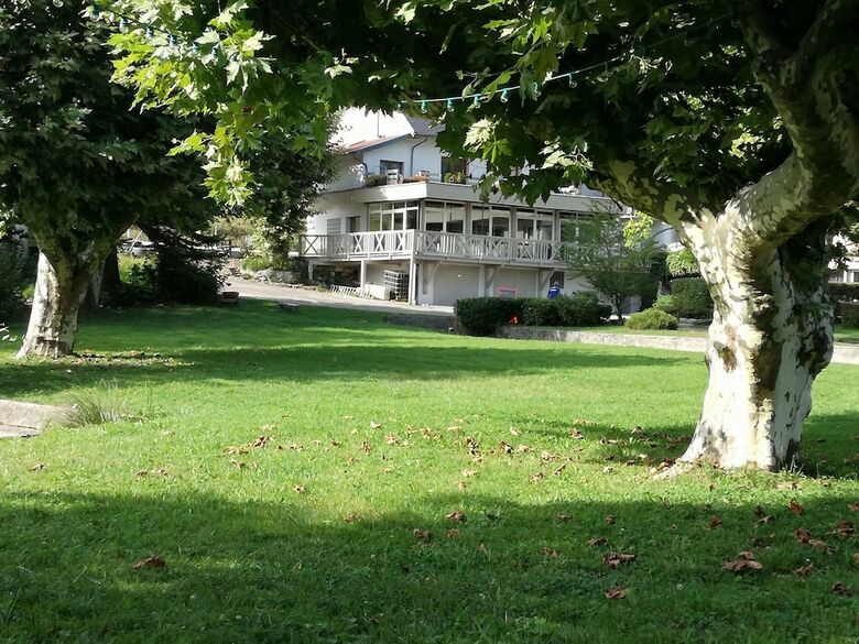 Hotel Logis H�tel Les Lodges Du Lac