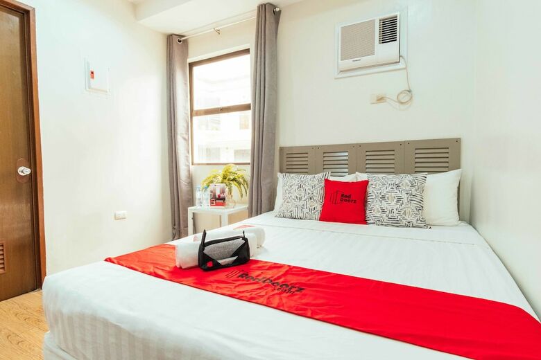 Hotel Reddoorz Plus @ Maria Christina Arcade