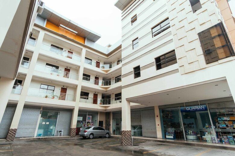 Hotel Reddoorz Plus @ Maria Christina Arcade