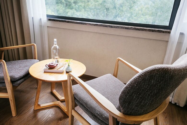 Hangzhou Puyu Travelling With Hotel