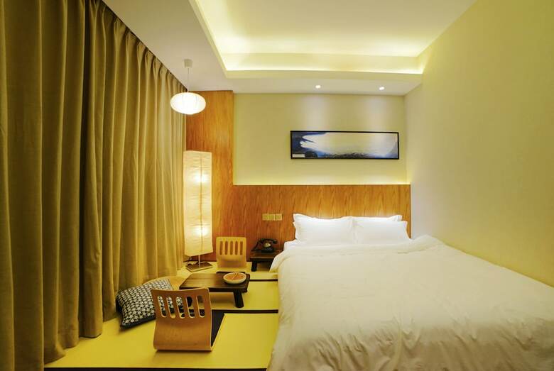 Hangzhou Puyu Travelling With Hotel