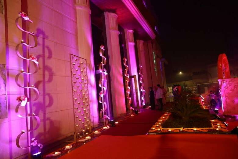 Hotel The Utsav Grand Banquets & Resort