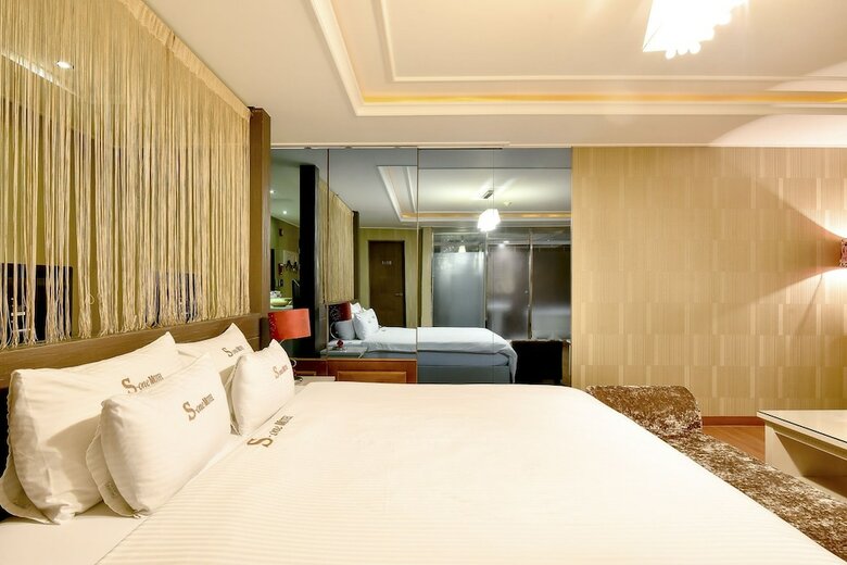 S-one Hotel