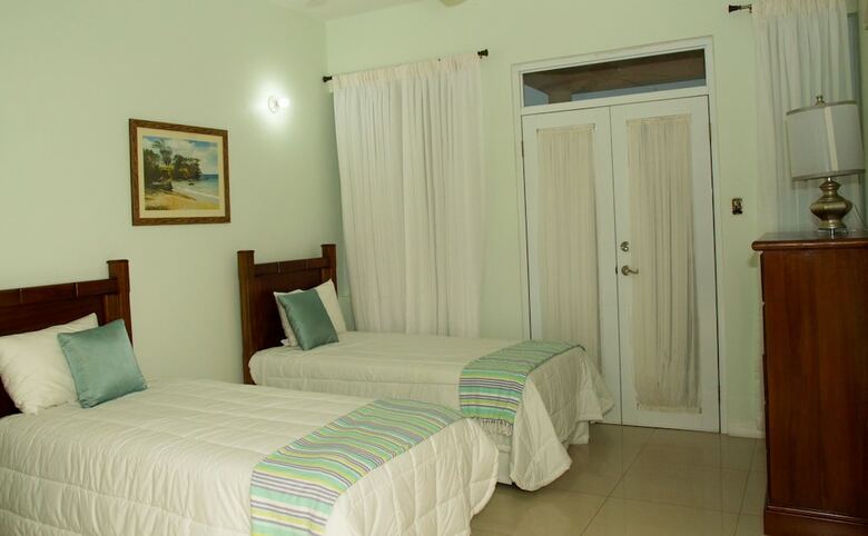Apartamentos 3 Bdrm Town House At Runaway Bay