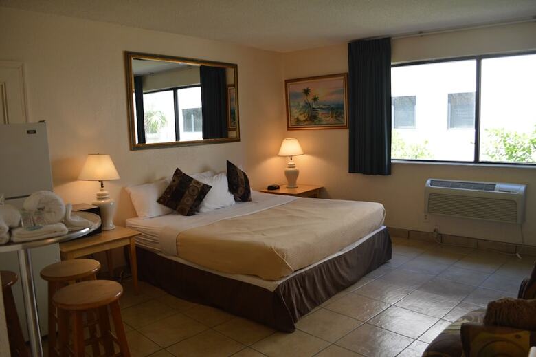 Ft. Lauderdale Beach Resort Hotel & Suites