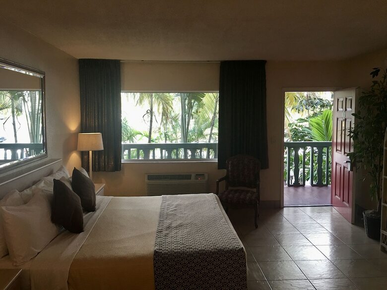 Ft. Lauderdale Beach Resort Hotel & Suites