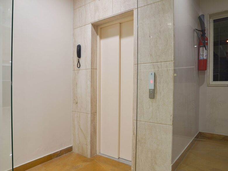 Hotel Oyo 14862 Nk7