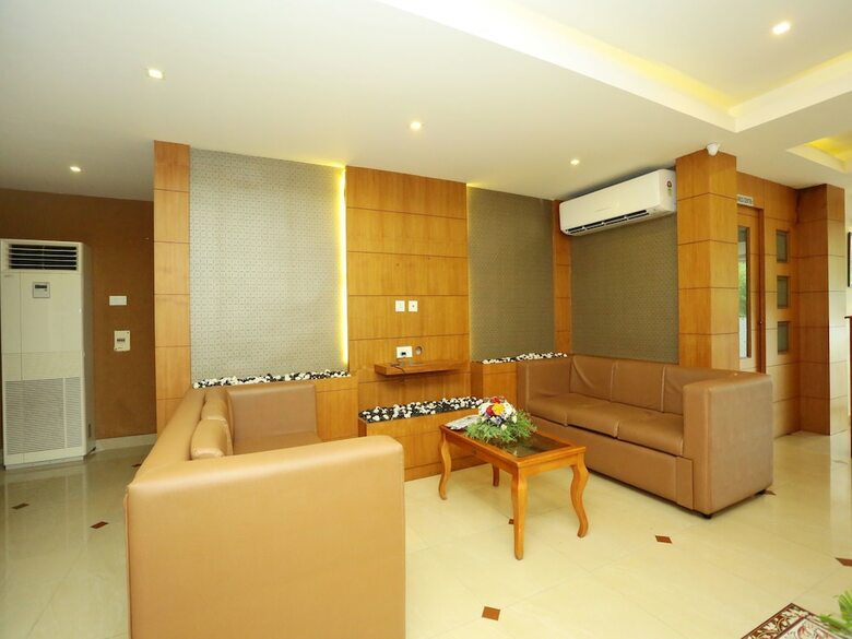 Apartamentos Oyo 16812 Hotel Padippurayil