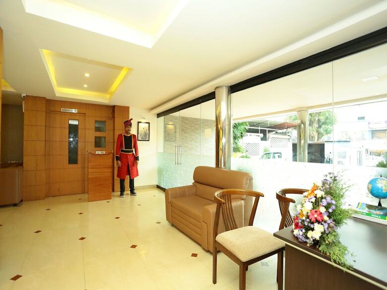 Apartamentos Oyo 16812 Hotel Padippurayil