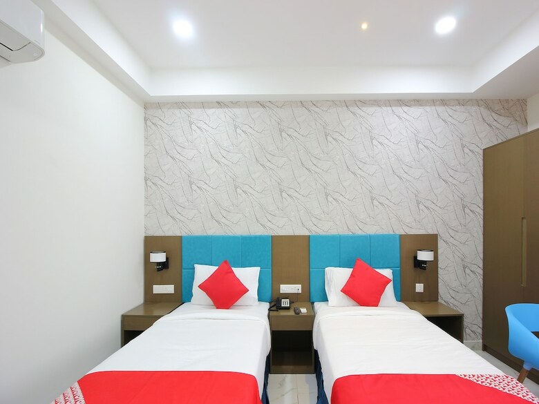 Hotel Oyo 13219 Sri Rama Excellency