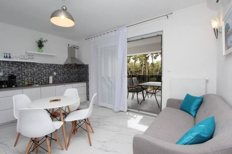 Apartment Karlo 1