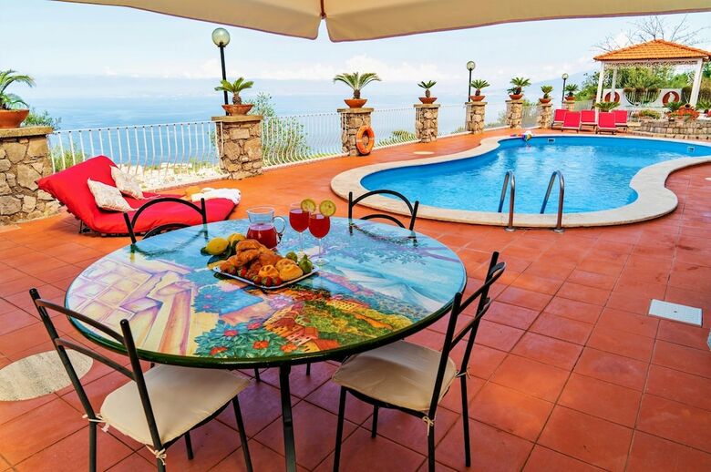 Villa Sara - Stunning Sea View With Private Swimming Pool