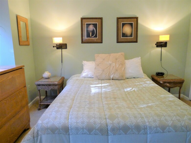 87 Chilton - 2 Bedroom Condo