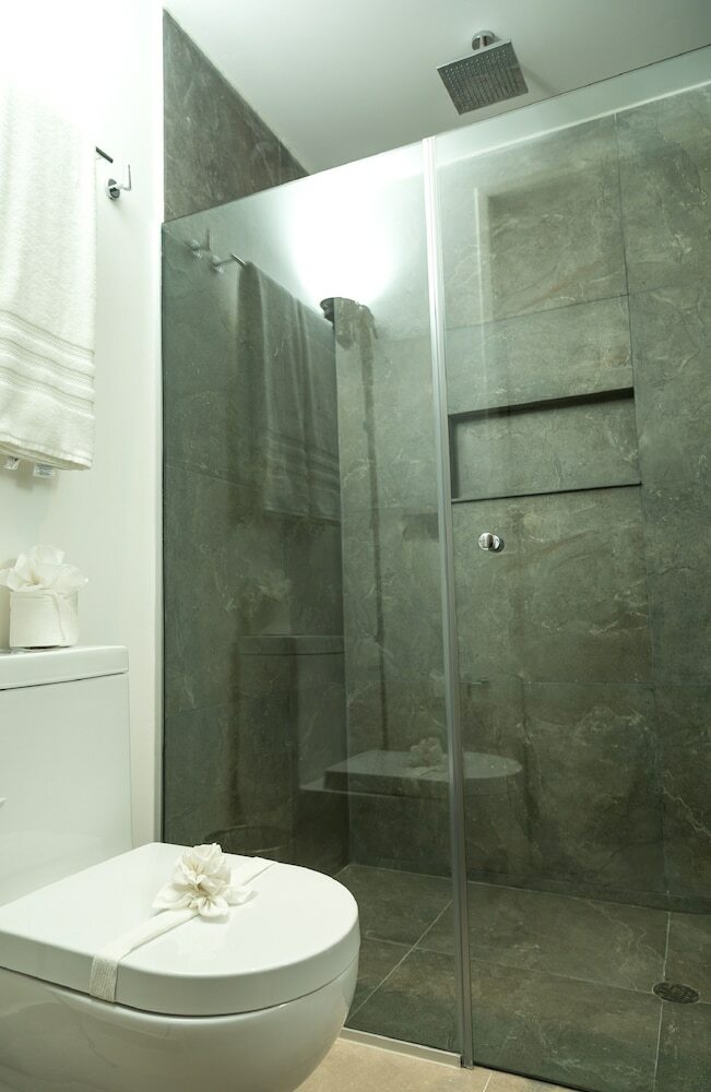 Quinto Sol Luxury Apartments By Mikitito Rentals