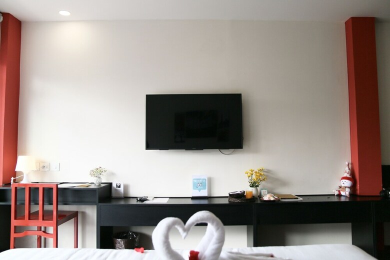 Monsieur Diesel Hang Bac Hotel