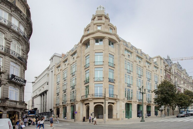 Liiiving - Aliados Luxury Apartments