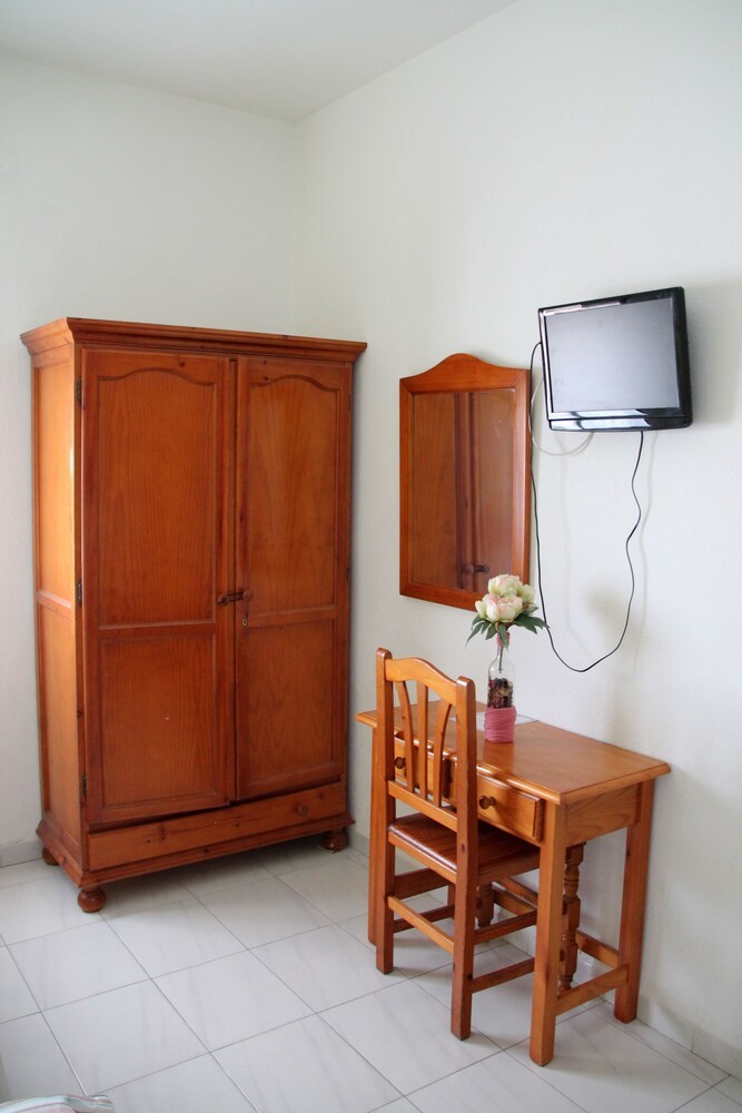Hostal Restaurante Carlos III