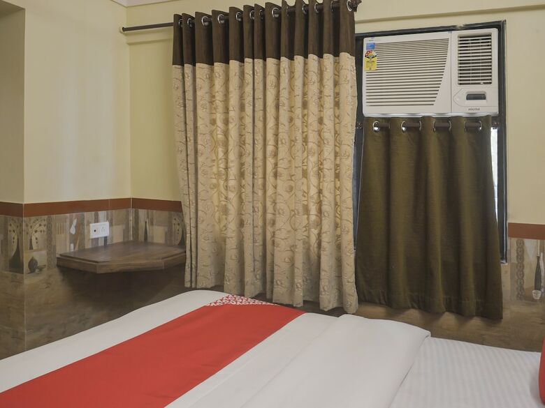 Hotel Oyo 18615 Jaya Mahal