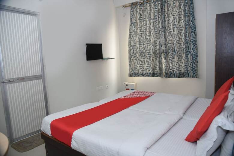 Oyo 14732 Hotel Buddha International