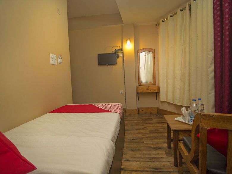 Hotel Oyo 23409 Lama Dhim
