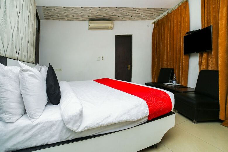 Hotel Edition O 30052 Chinmay Resorts