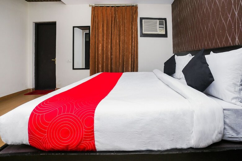 Hotel Edition O 30052 Chinmay Resorts