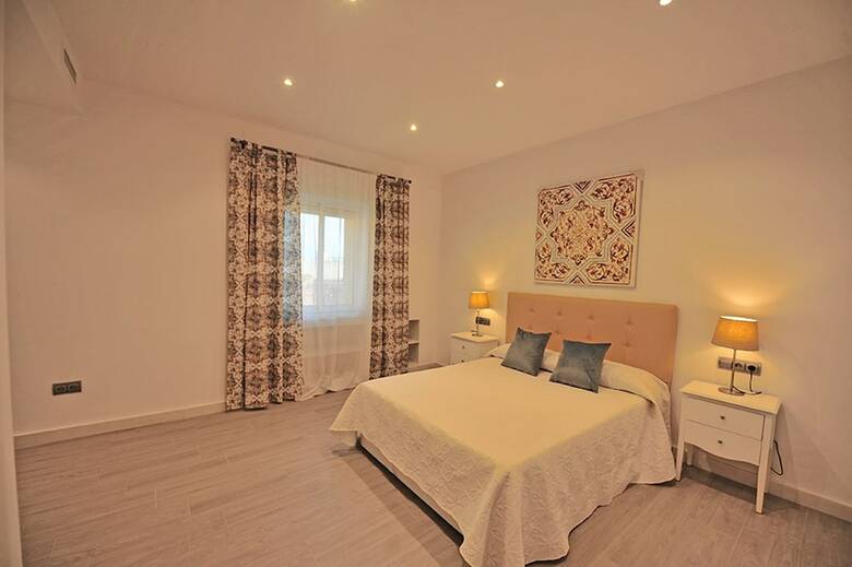 Apartamentos Terrazas Plaza Arenal 5 Dormitorios