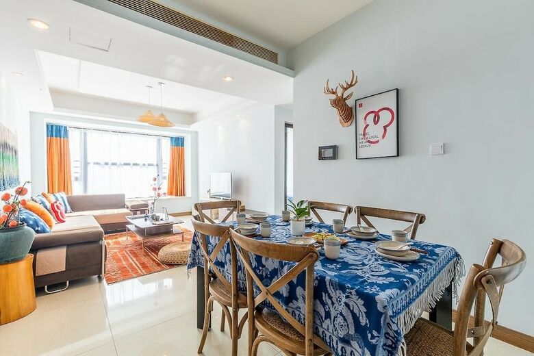 Locals Boutique Apartment  Huafa  No.2
