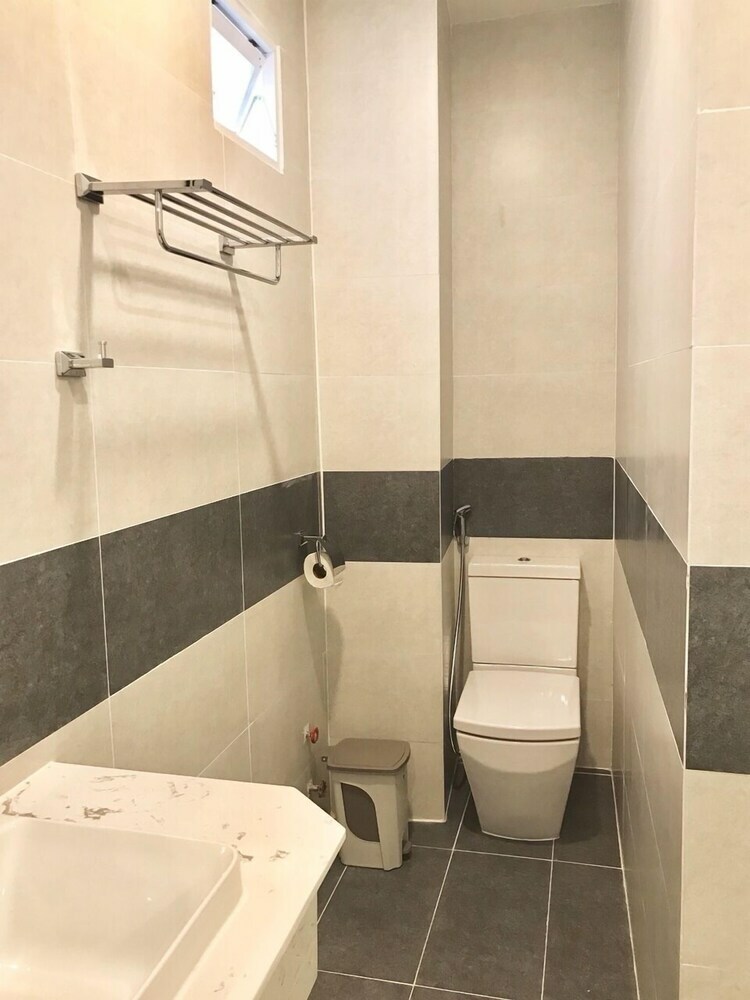 Louis Hotel - Bui Vien Walking Street