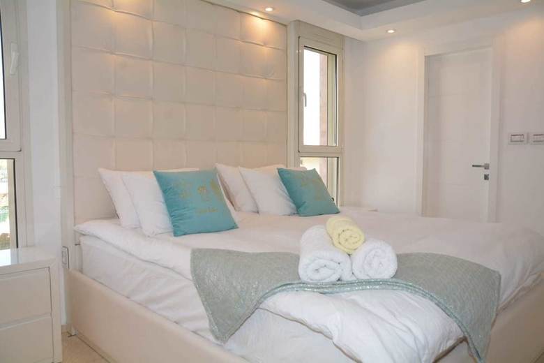 Apartamento Renovated White 3bd Next To Beach - Pool