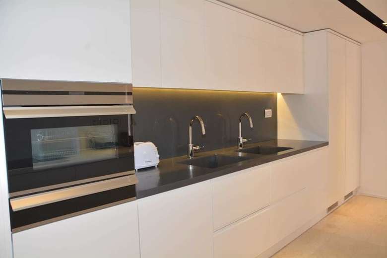 Apartamento Renovated White 3bd Next To Beach - Pool