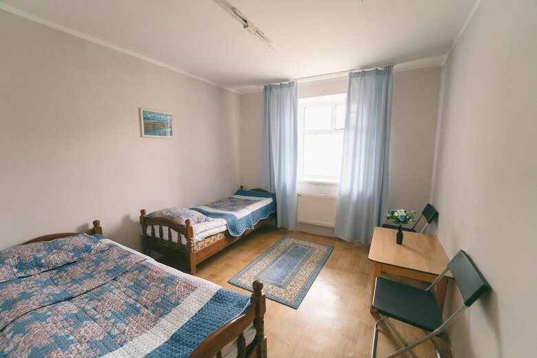Hostal Town Yard Guesthouse And Tour