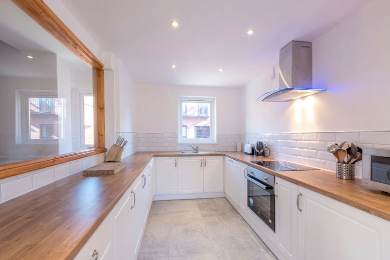 3 Bedroom Flat In Northern Quarter Manchester