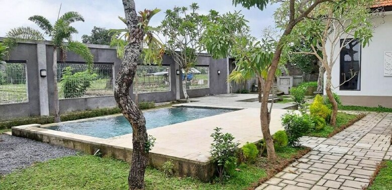 Bed & Breakfast Adil Villa And Resort