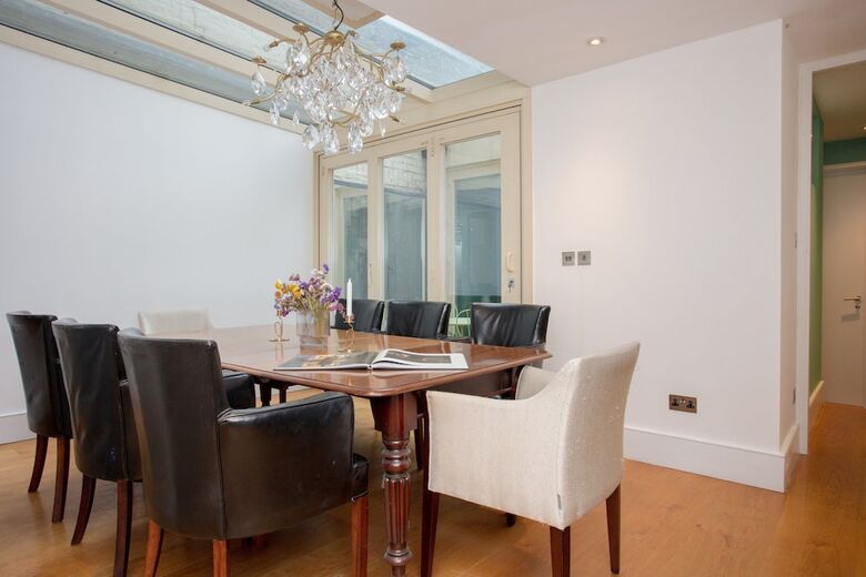 4 Bedroom House Next To Primrose Hill