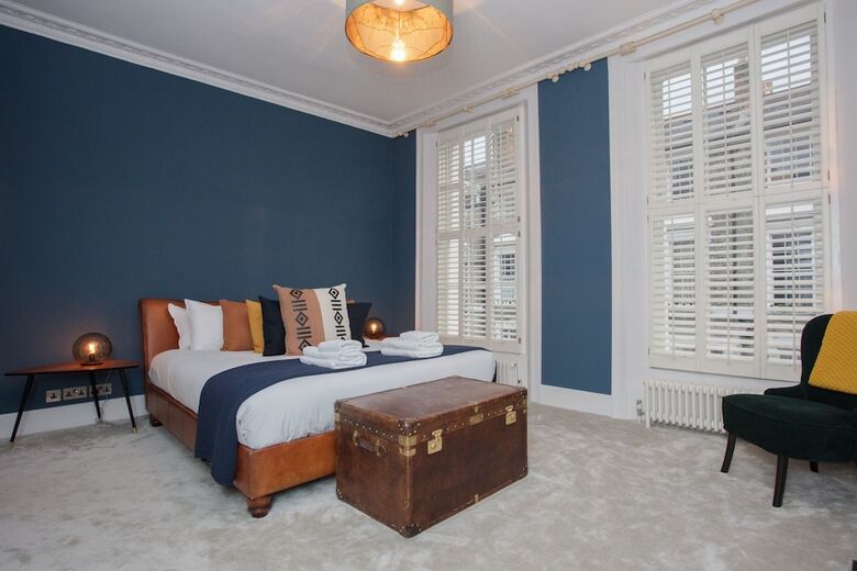 4 Bedroom House Next To Primrose Hill