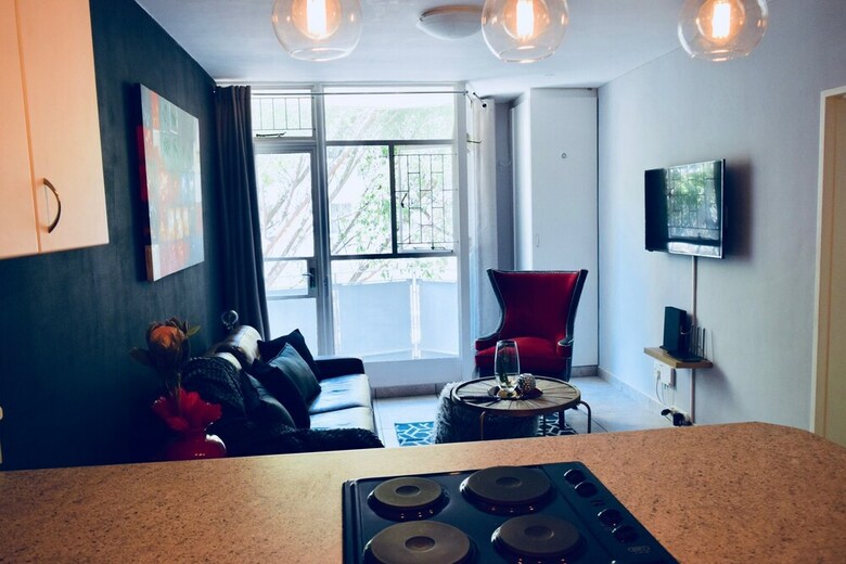 Central 1 Bedroom Apartment In Cape Town