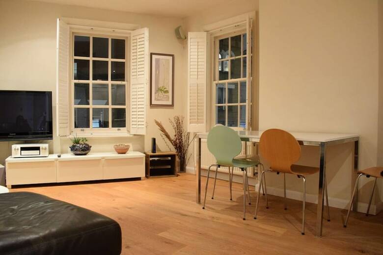 2 Bedroom Apartment In Central London