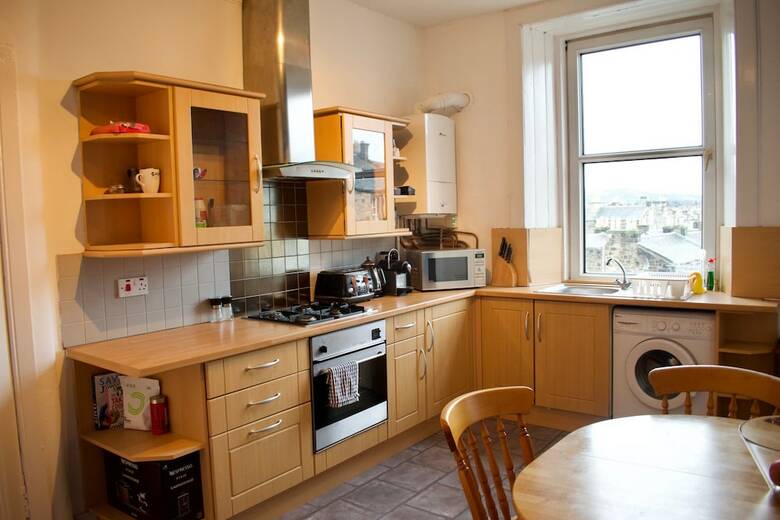 1 Bedroom Apartment In Newington