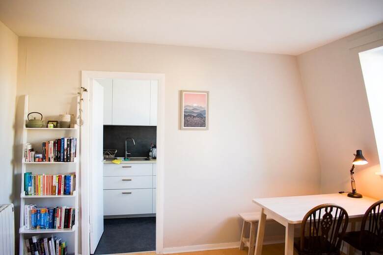 1 Bedroom Apartment Near Botanic Garden