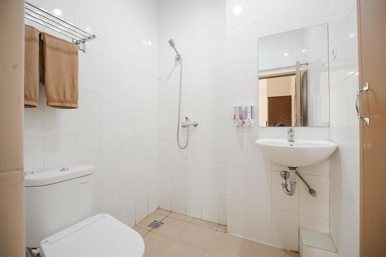 Hotel Reddoorz Plus @ Karebosi Area 2
