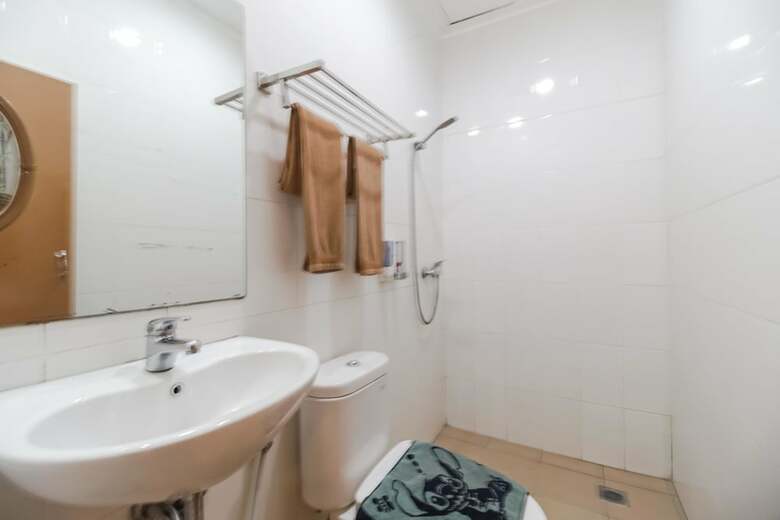 Hotel Reddoorz Plus @ Karebosi Area 2