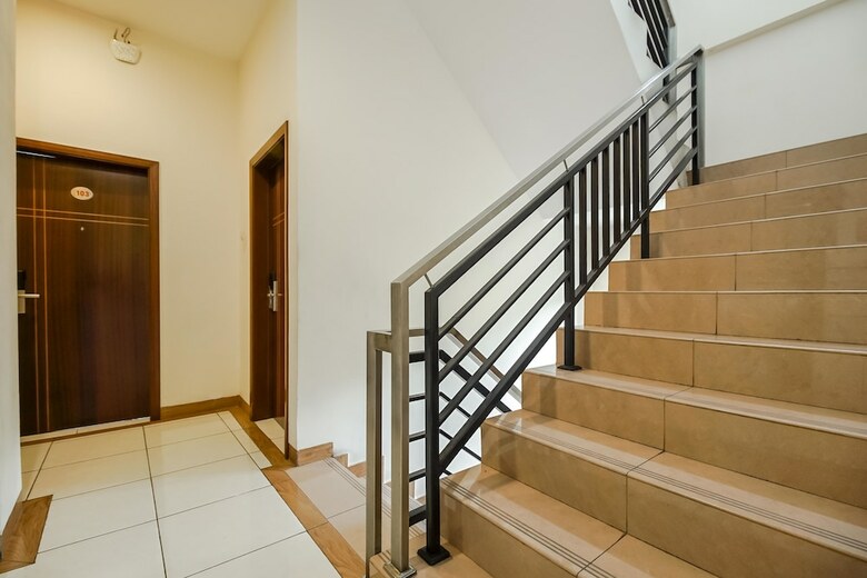 Hotel Reddoorz Plus @ Karebosi Area 2