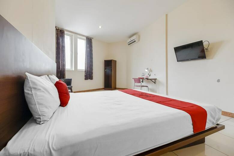 Hotel Reddoorz Plus @ Karebosi Area 2