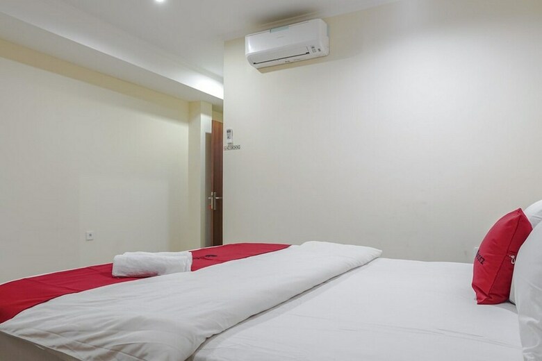 Hotel Reddoorz @ Jalan Biak Roxy Jakarta