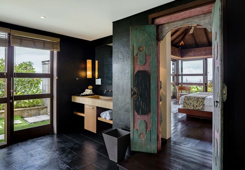 Luxury Clifftop Villas Of Bali