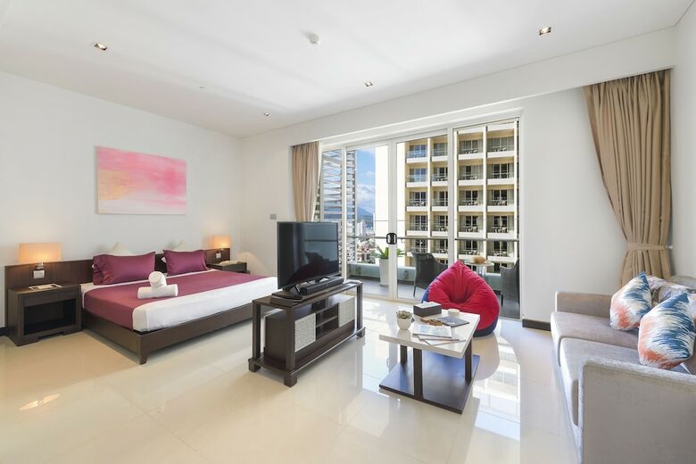 Hotel Christina's Nha Trang Costa Residences